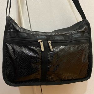 Lesportsac Deluxe Everyday Bag (Black)